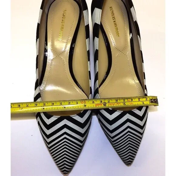 Nicholas Kirkwood Gold Prism Pump Chevron Point Toe Heel Black White Sz 7 ZigZag - Picture 12 of 12